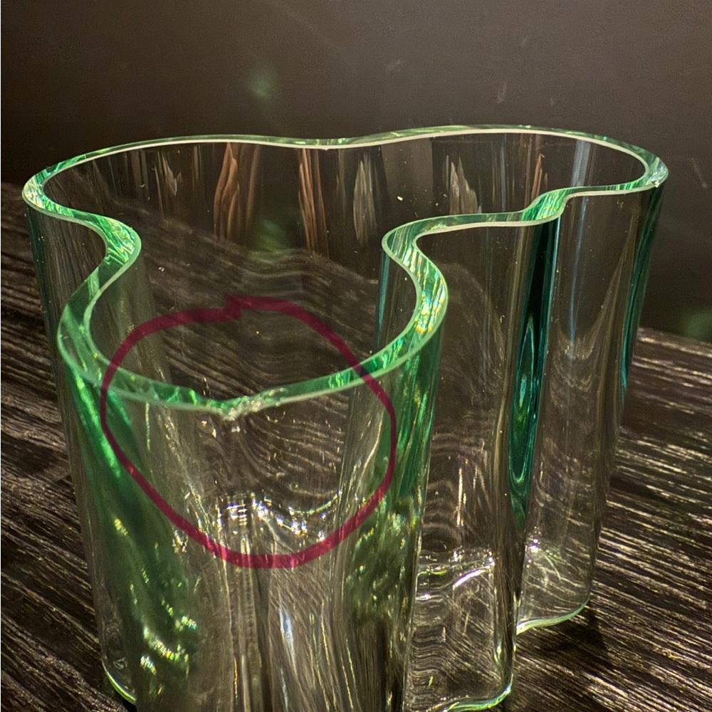 Alvar Aalto Littala Wavy Glass Vase from MOMA Museum of Modern Art NYC. 🪻🪻🪻 - Picture 5 of 9